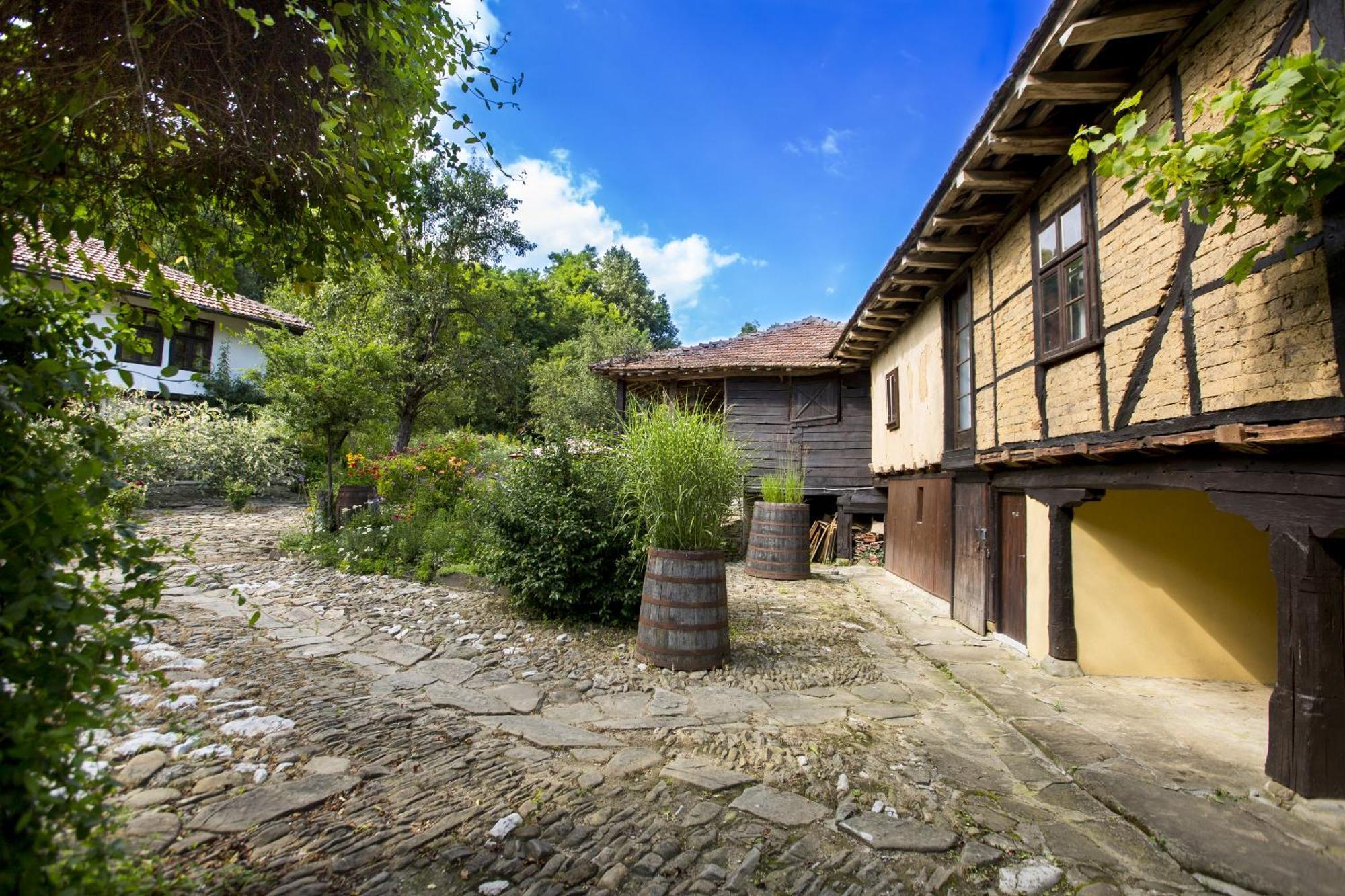 Little River Guest House Gabrovo Exterior photo