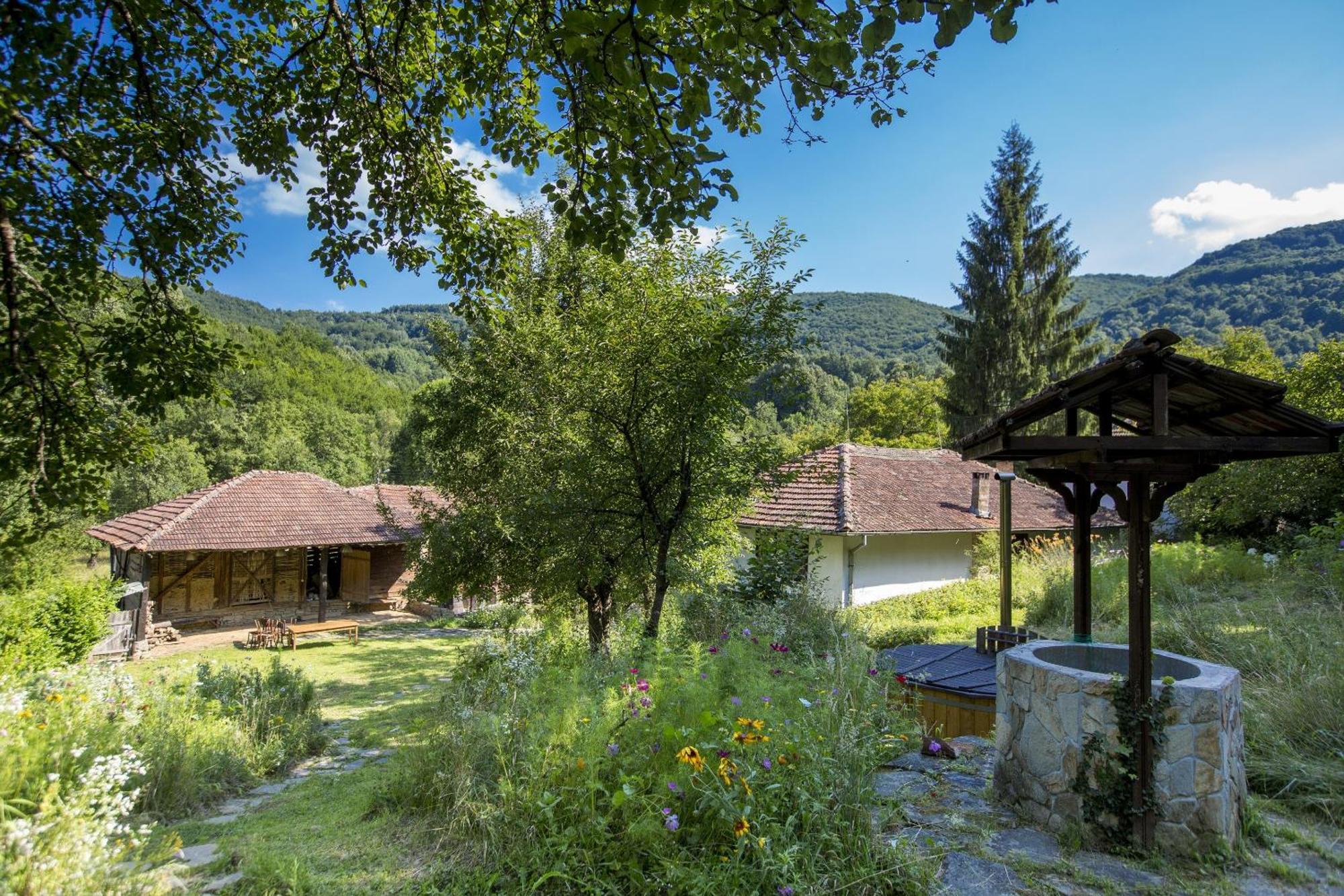 Little River Guest House Gabrovo Exterior photo